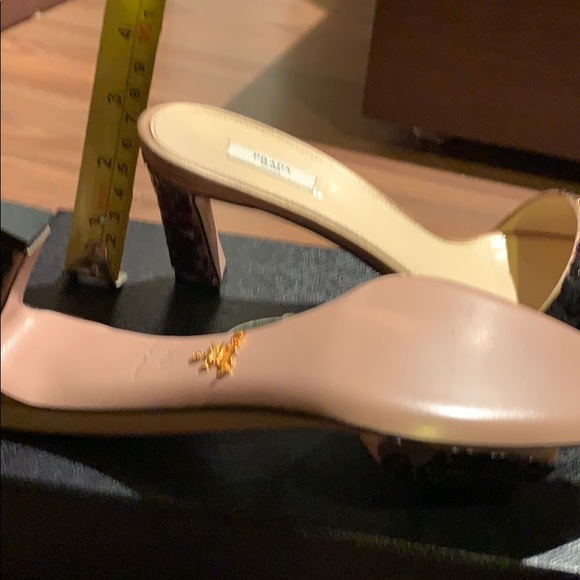 Prada shoes - Picture 3 of 9